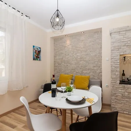 Al Mare Apartment