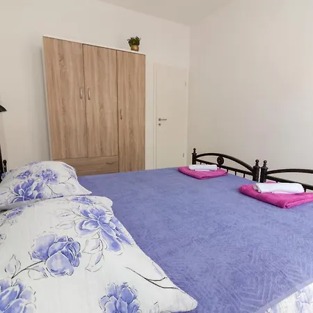 Al Mare Apartment